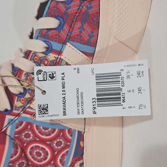 NWT Women's adidas Bravada 2.0 Platform Mid Urban and Colorful Style - Picture 8 of 8